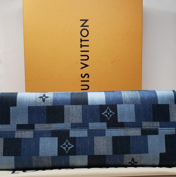 New!! Authentic Louis Vuitton ONTHEGO Tote Bag - Picture 7 of 12